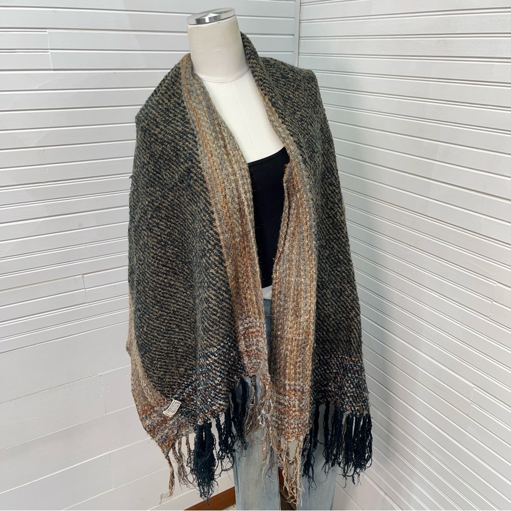 Vintage Oscar de la Renta Shawl/Oversized Scarf